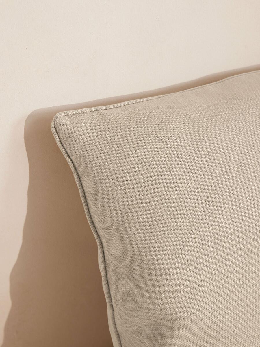 Vinnie Square Cushion - Bisque - Images - Image 3